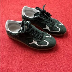 alohas rife sneakers green and white